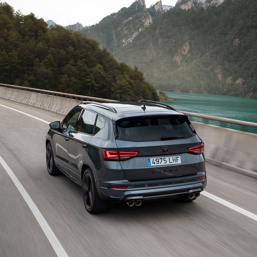 CUPRA Born Lava-blau mit Adaptative Cruise Control