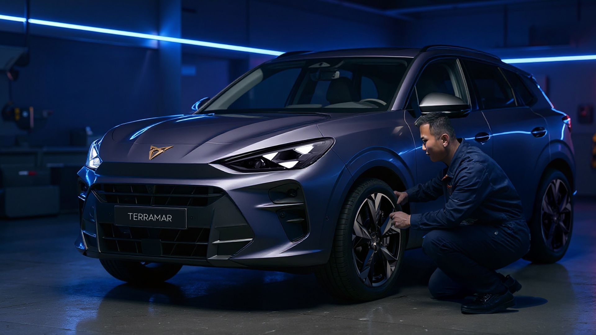 Mechanic engineer is checking on CUPRA Terramar tyre
