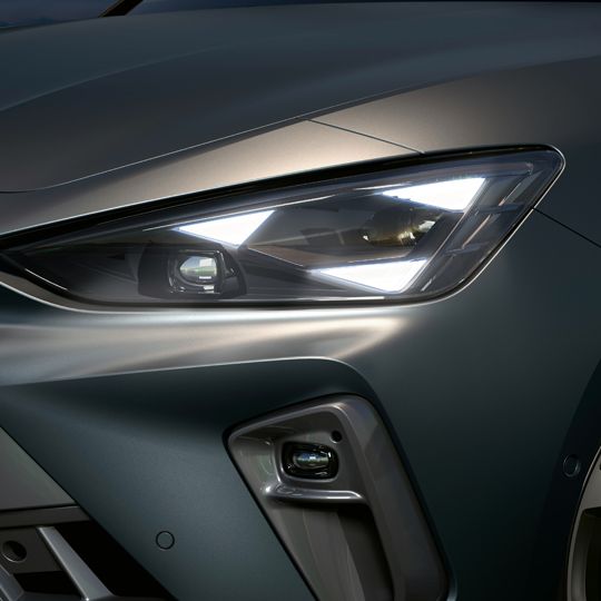 zoom in view of CUPRA Leon headlight
