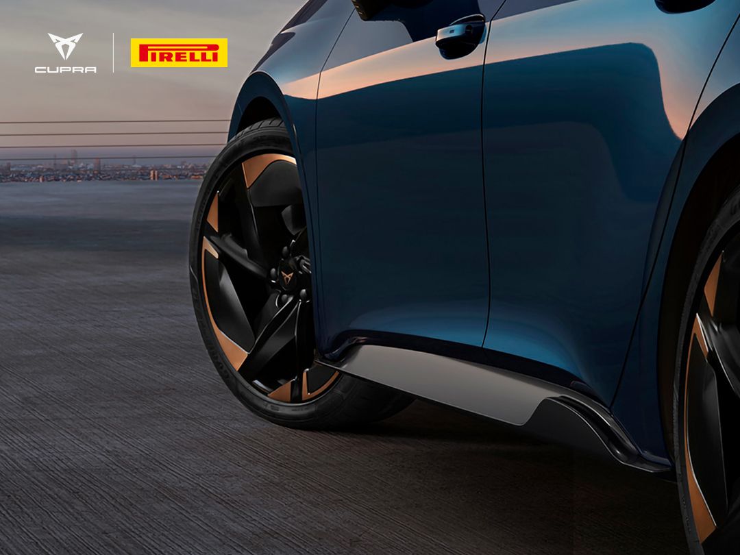 Side view of the CUPRA Born and rims