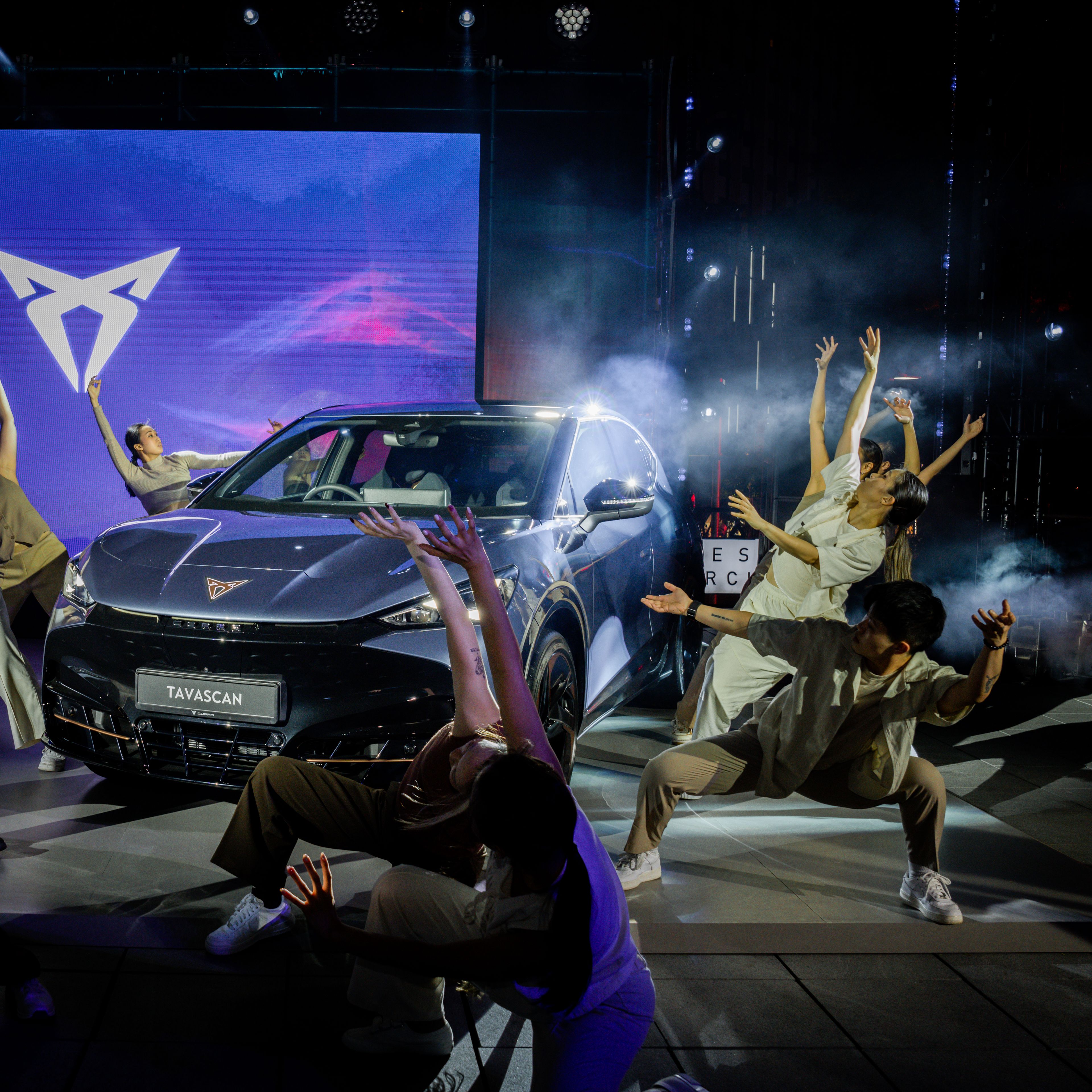 CUPRA Tavascan with dancers presenting the car launch
