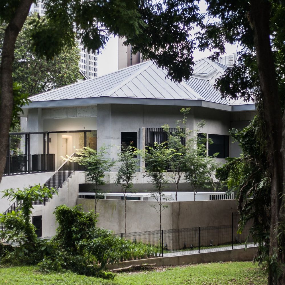 Lloyd's Inn garden in Singapore