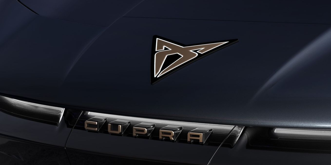 Close up shots of CUPRA Tavascan illuminated logo
