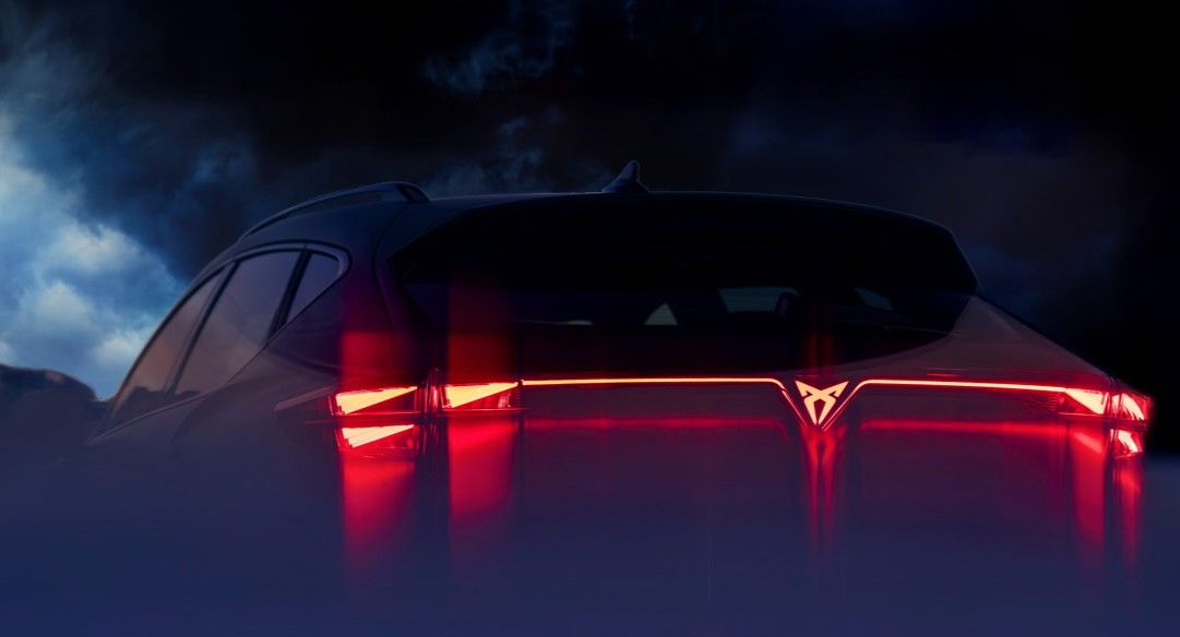 CUPRA Formentor showing rear lighting of the car 