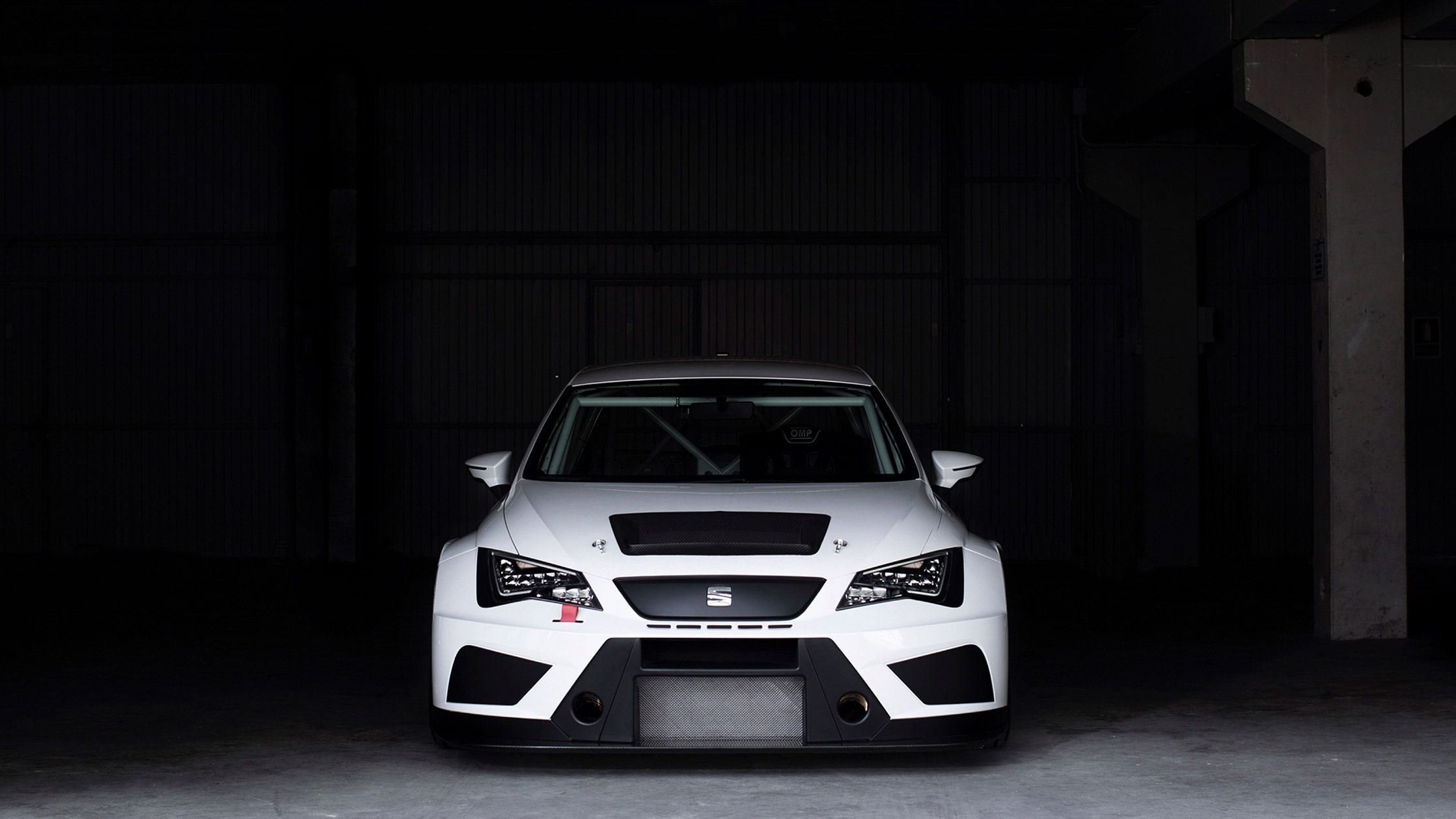 CUPRA Motosport Auto in Weiß Frontalansicht